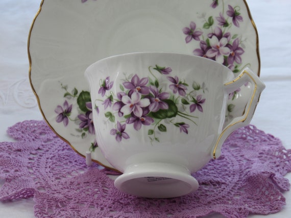 Vintage Aynsley Bone China Tea Cup and Saucer Set: Violets Pattern