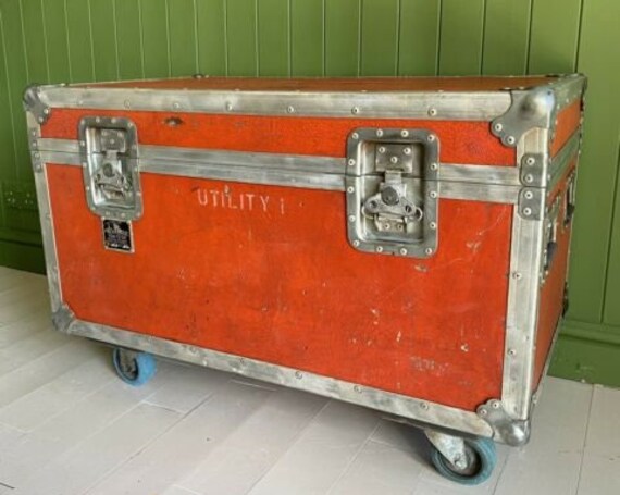 Vintage Retro Industrial Trunk Chest 80s/90s FLIGHT CASE Storage Box Coffee Table on Castors
