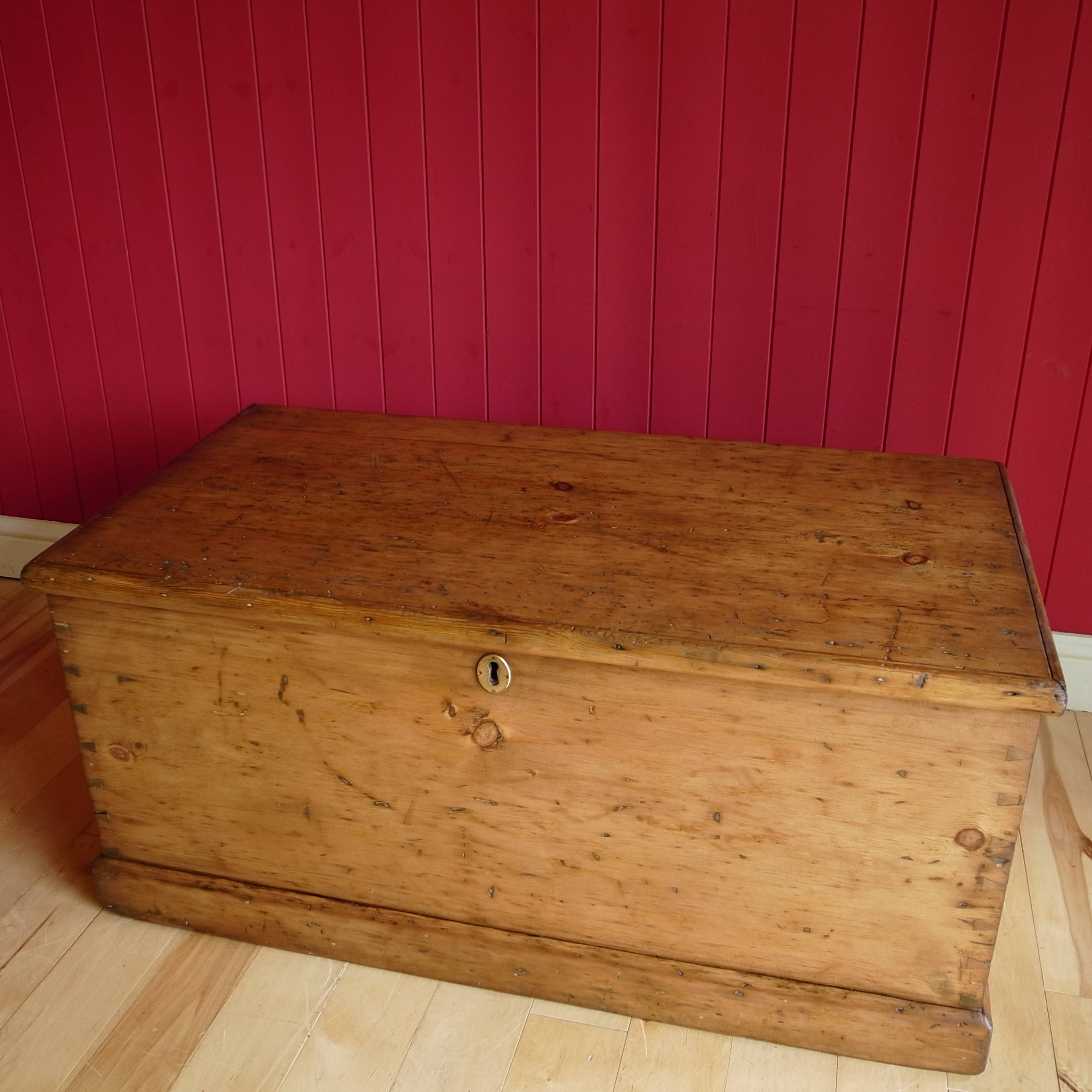 ANTIQUE VICTORIAN CHEST Wooden Storage Trunk Coffee Table Reclaimed