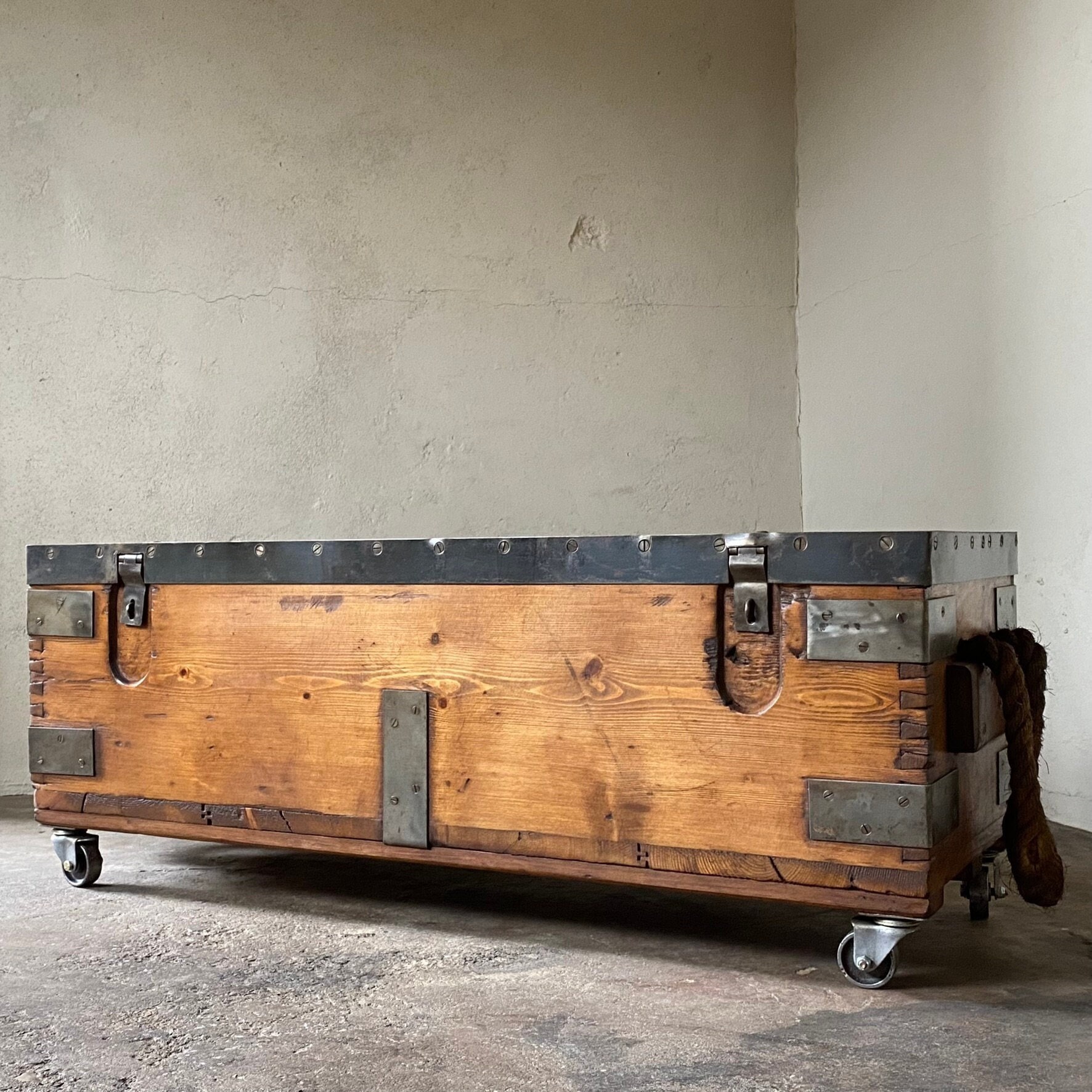 VINTAGE Military CHEST Industrial TRUNK Coffee Table, Mid Century