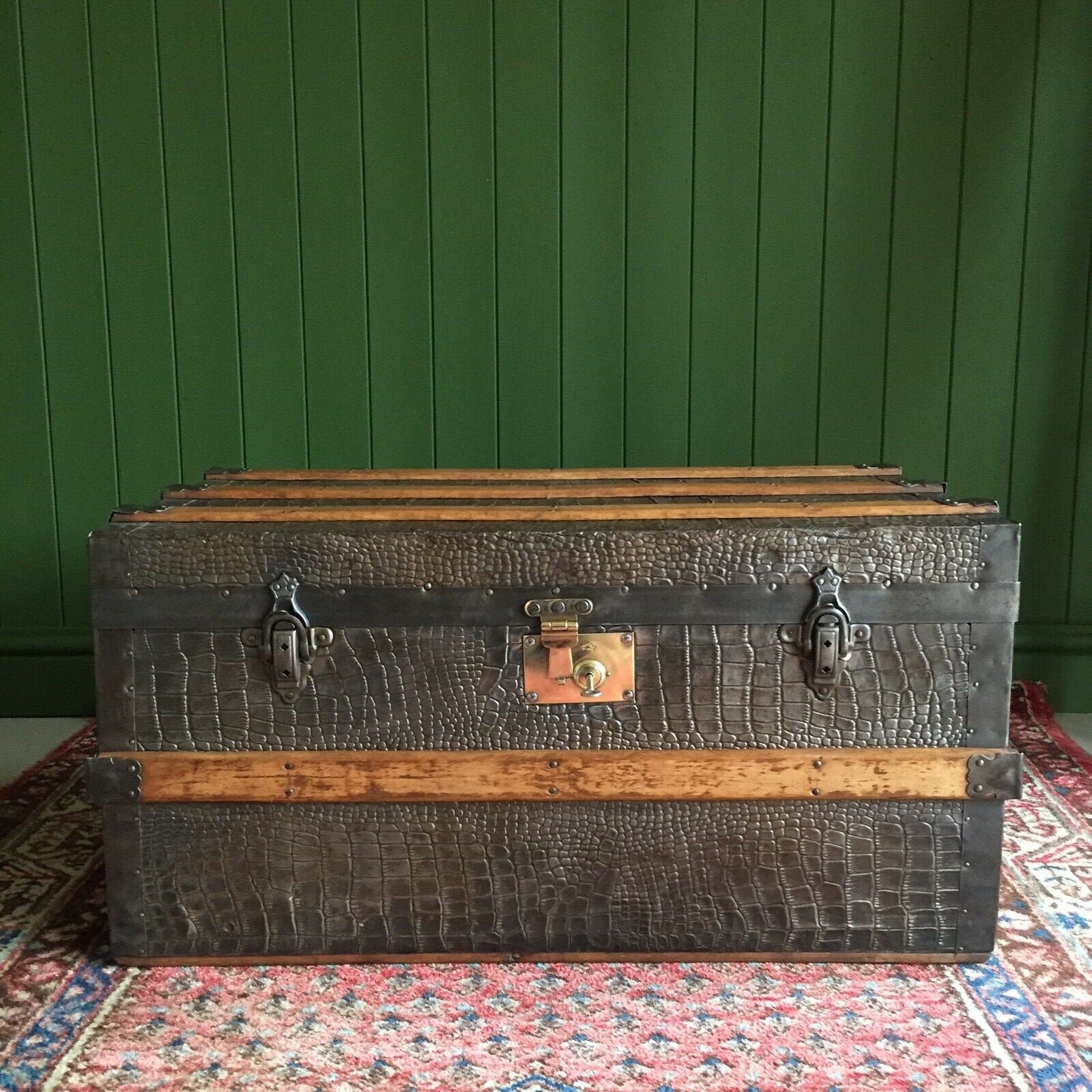 ANTIQUE Steamer TRUNK Coffee Table Old Victorian Gothic CHEST Key Steampunk  Metal Storage Box