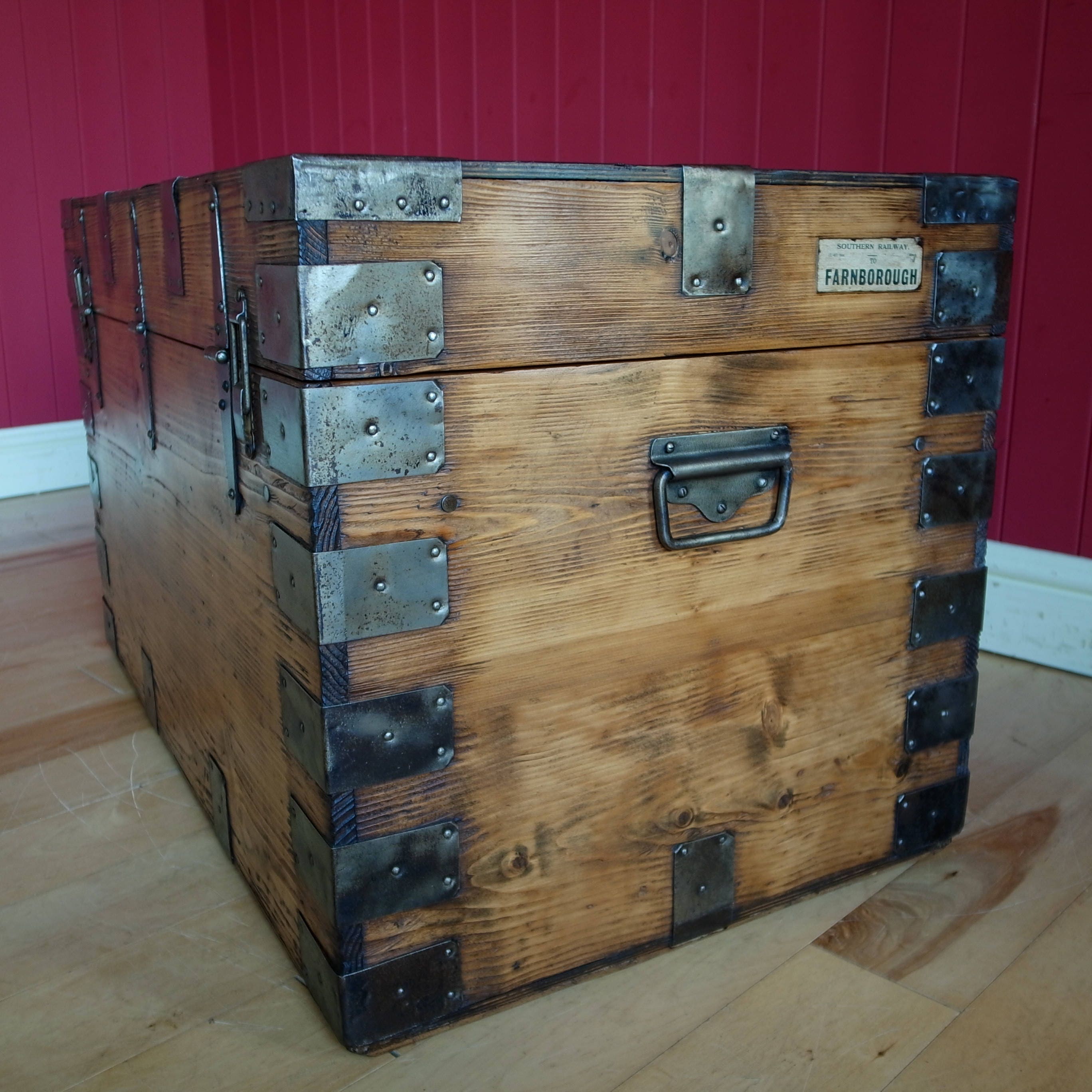 Vintage Wooden Coffee Table - VINTAGE WOODEN CHEST Coffee Table Rustic Industrial ... / 2061 vintage design coffee tables are currently offered for sale by 288 vintage design dealers.