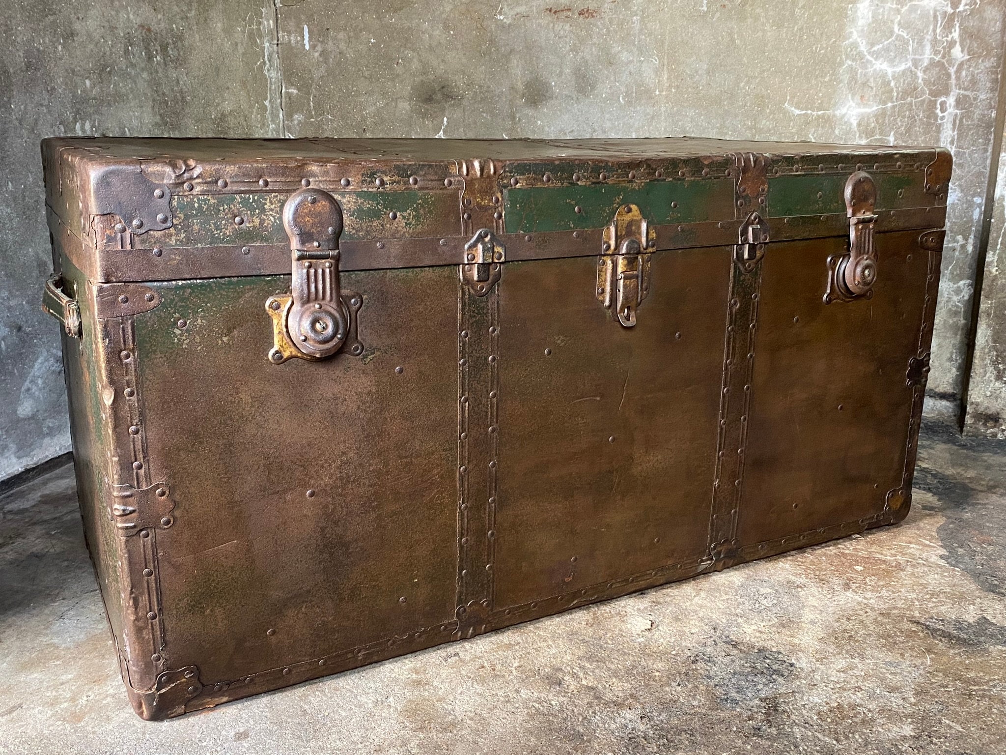 Vintage Industrial Trunk Coffee Table, Large Metal Storage Chest, TV Stand