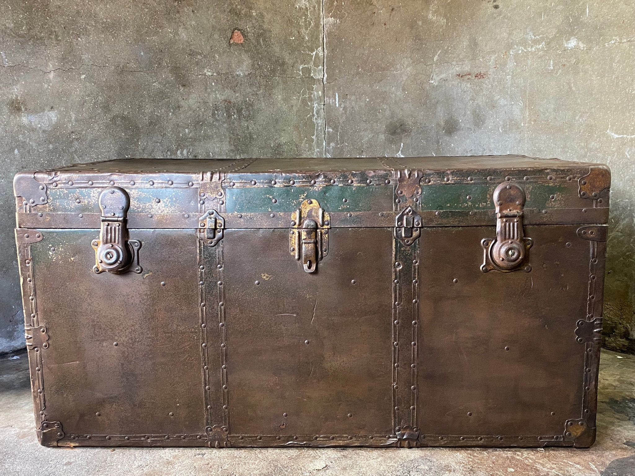 Vintage Industrial Trunk Coffee Table, Large Metal Storage Chest, TV Stand