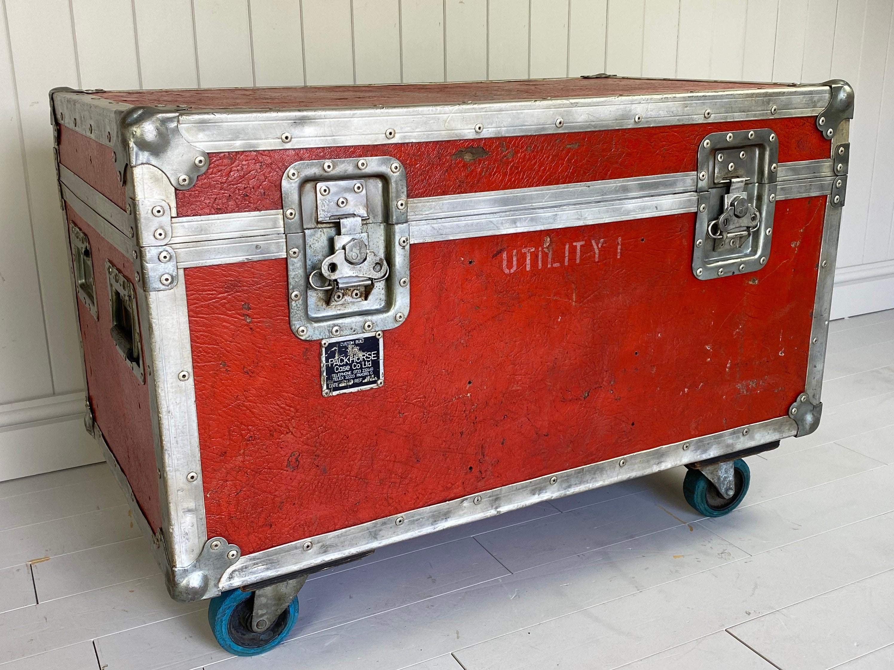 Industrial storage trunk deals