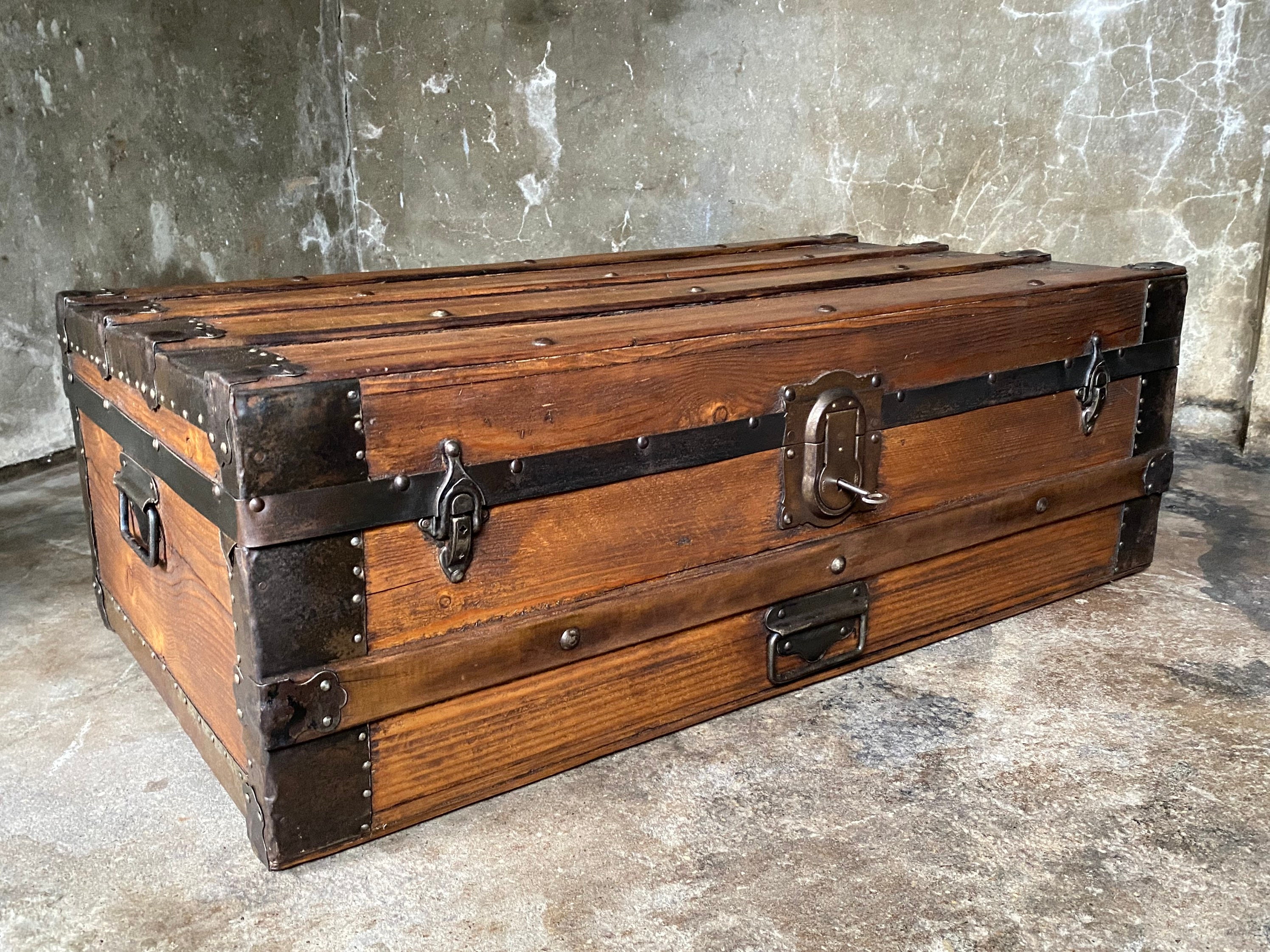 Antique trunk lock  Antique trunk, Trunks and chests, Antiques