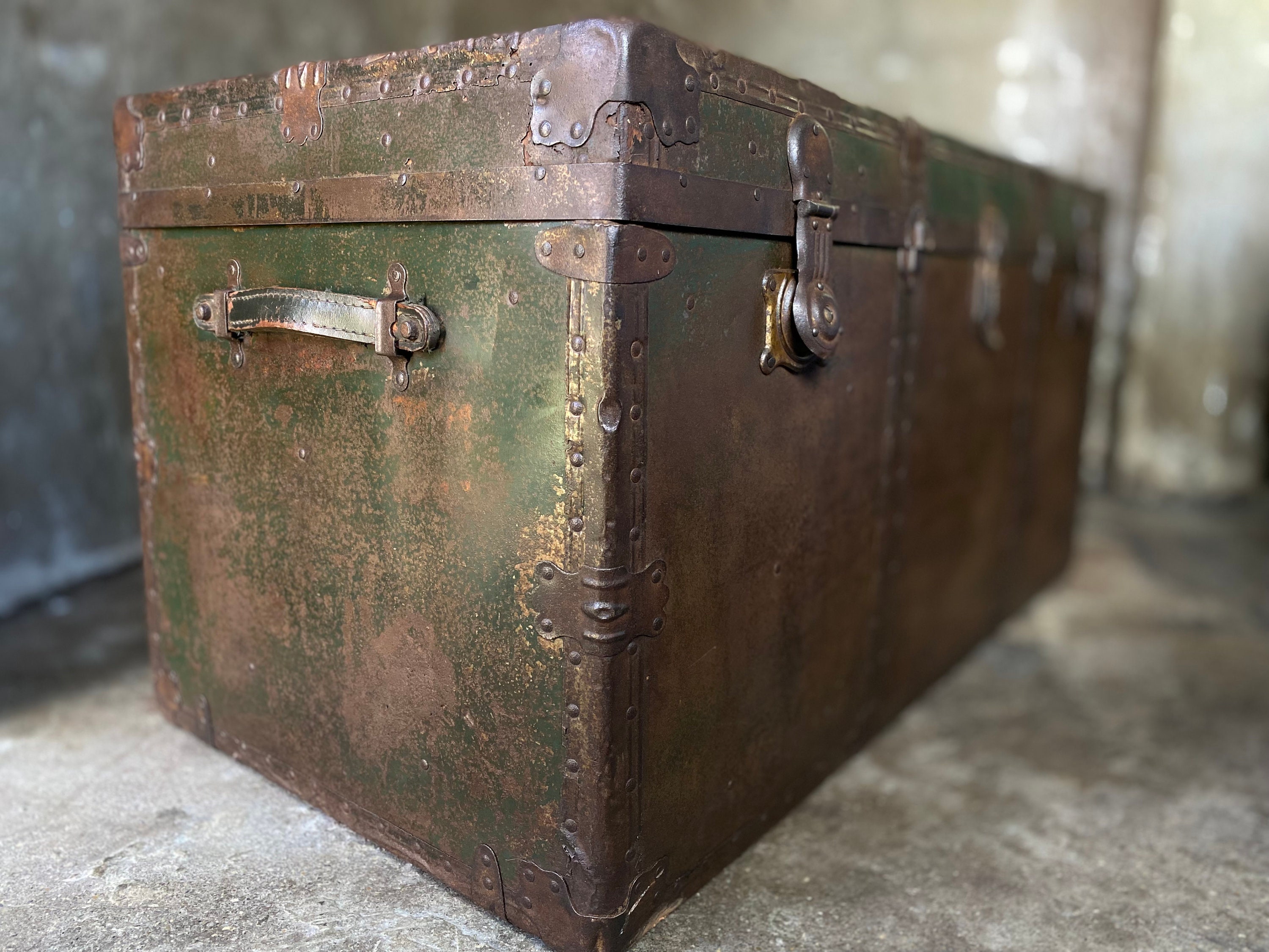 Vintage Industrial Trunk Coffee Table, Large Metal Storage Chest, TV Stand