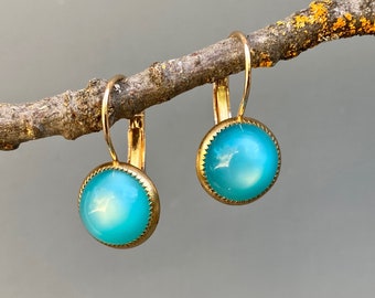 Vintage Turquoise Moonglow Button Earrings on Golden Lever Back Ear Wires TME902