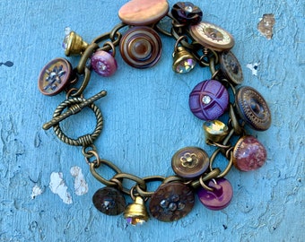 Antique Button Bracelet with Rosy Mother of Pearl and Purple Buttons with Toggle Clasp MMB970