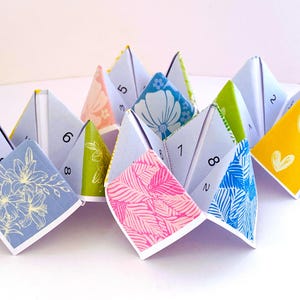 Gioco di piegatura della carta per biscotti della fortuna/Cootie Cutter per divertenti attività di ricordi di vita con bambini/nonni - 5 design digitali (per stampa A4)