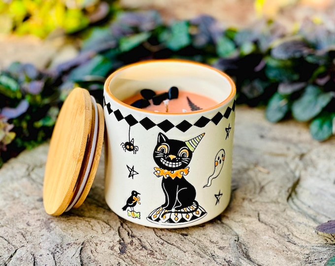 Circus cat candle