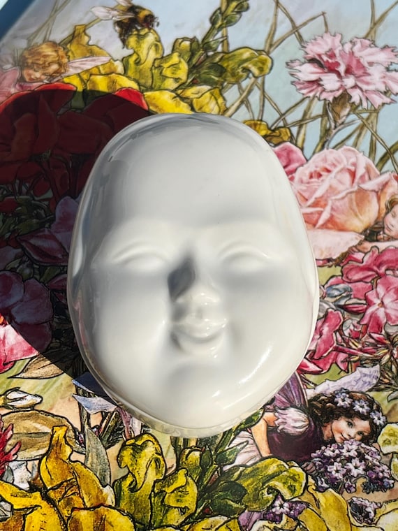 Japanese porcelain trinket box, white Noh mask style lid, tiny box, jewelry presentation box, gift box, buddah face porcelain, far east