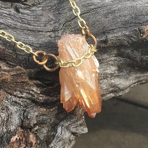 Sunshine aura titanium crystal cluster necklace Quartz point necklace Healing crystal pendant Fairy jewelry Witchy choker Yellow and gold