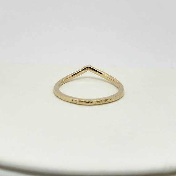 Solid 18K Yellow Gold Hammered Ring Chevron Size 1-12 Midi Faceted Stack Band