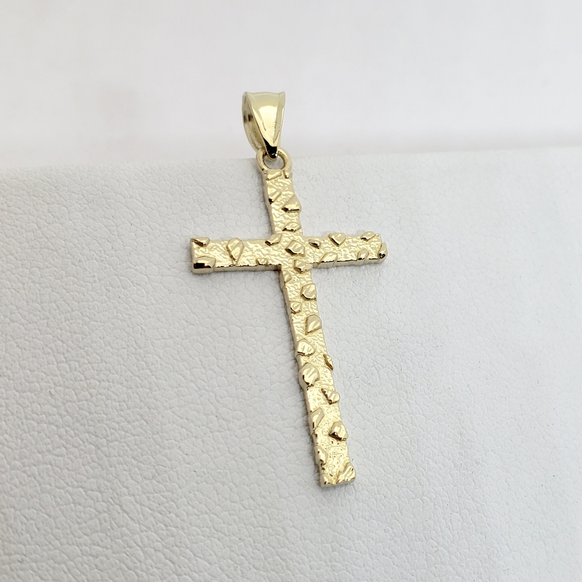 4.1 grams NEW Solid 10K Yellow Gold Mens Nugget Cross Crucifix Pendant Charm 4.1 grams NEW Solid 10K Yellow Gold Mens Nugget Cross Crucifix Pendant Charm