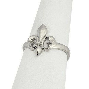 Solider 18K Weißgold Fleur de Lis Ring, Fleur-de-Lis Symbol Ring, Eleganter Weißgoldring, Luxus Damen Goldring, Einzigartiger Damen Schmuck Bild 2