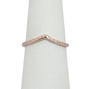 Solid 18K Rose Gold Hammered Ring, Gold Chevron Ring, Gold Stackable Ring, Unique Rose Gold Band, Modern Gold Ring for Women
