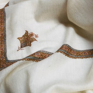Extra Fine White Hashidar Embroidery Pashmina Shawl