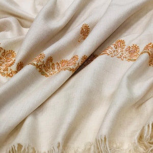 Vintage White Hand Spun Tilla Embroidery Pashmina Shawl