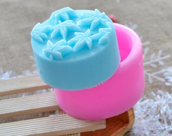 Round Maple Leaf Soap Mold Flexible Silicone Mold Candy Chocolate Mold Polymer Clay Mold Resin Mold Baking Tools R0019