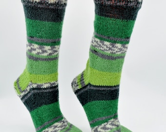 Hand knitted green socks, men and women socks, winter socks, feet warmers, gift for him and her, stocking stuffers, Christmas gift, presents