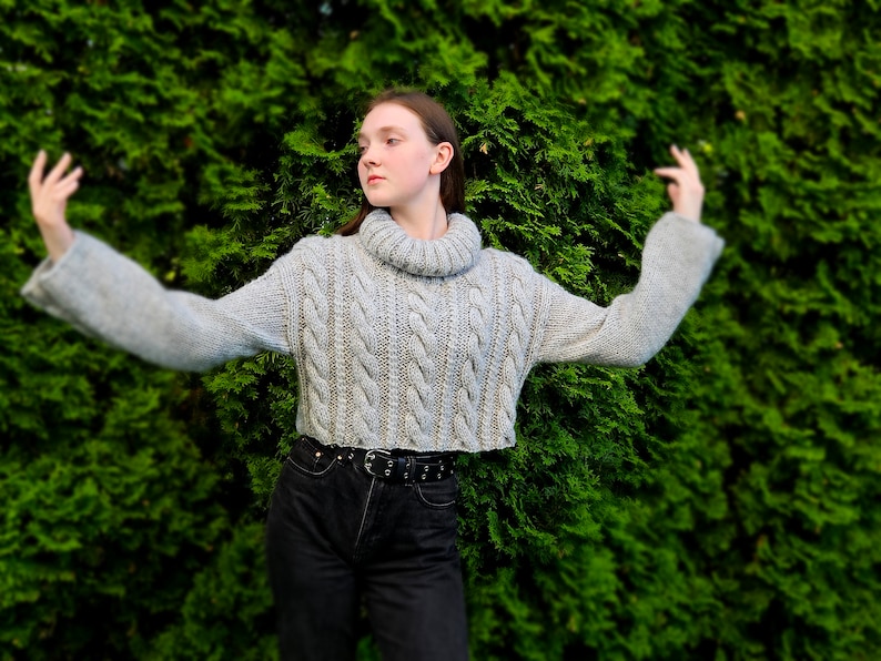 Hand knit short grey sweater made with classical cables image 7