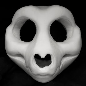 Wycinana i rzeźbiona miękka piankowa podstawa głowy Toony Skull przeznaczona do kostiumów, maskotek i kostiumów futrzanych.