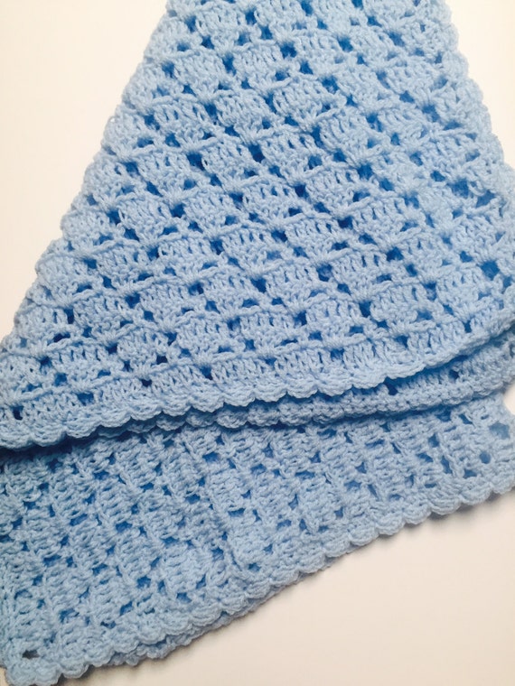 hand crochet baby boys blanket car seat//crib//pram 26/" WHITE//BLUE *NEW*