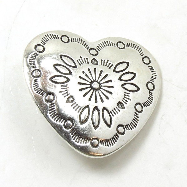 Silver Southwestern Heart Concho Buttons - Antique Silver Metal Shank Buttons - 29mm x 27mm (1 1/4") Sewing Buttons - 3pcs (BU9332)