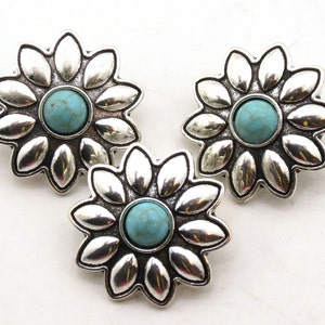 Silver Resin Turquoise Flower Concho Buttons - Antique Silver Metal Shank Buttons - 30mm (1 1/8&quot;) Sewing Buttons - 3pcs (BU6144)