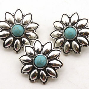 Silver Resin Turquoise Flower Concho Buttons - Antique Silver Metal Shank Buttons - 30mm (1 1/8") Sewing Buttons - 3pcs (BU6144)