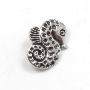 6 pcs. Seahorse Buttons - Antique Silver Metal Shank Buttons - 24mm x 18mm (1&quot; x 3/4&quot;) Seahorse Sewing Buttons - 6 pcs. Bu3362