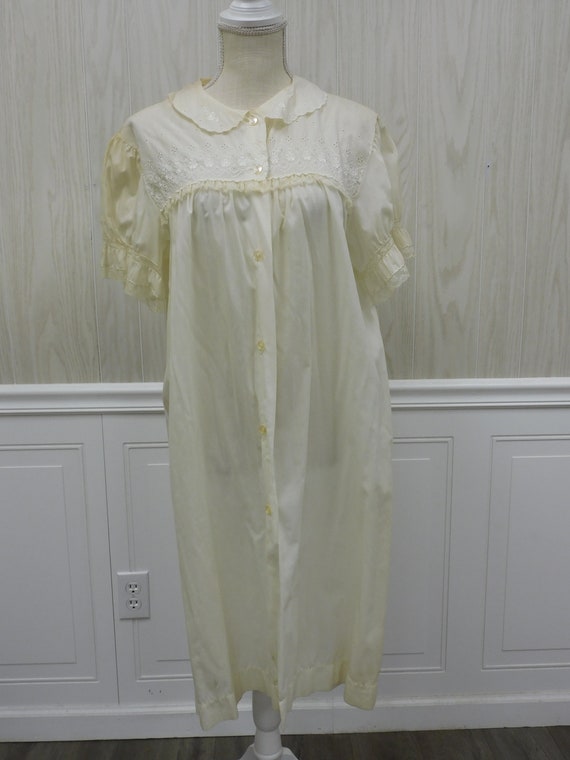 Vintage Denise Barbizon Cream Nightgown