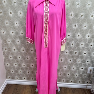 Vintage 1960s bright pink nightgown house robe sz Medium