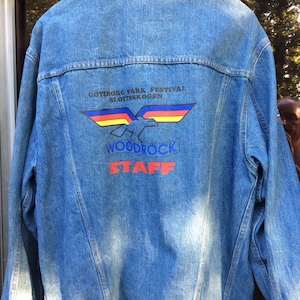 Kurtka jeansowa personelu festiwalu Goteborg Park z 1992 r. i karnety All Access – rzadkie