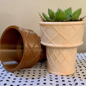 Eistüte Vanille, Erdbeere oder Schokolade 3D Gedruckter Mini Sukkulenten Pflanzer Eistüte Topf mit Drainage