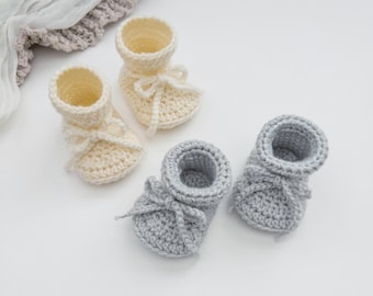Crochet Baby Booties, Gender Neutral Boots, Winter Baby Shoes, Neutral Baby Slippers, Unisex Baby Shoes, Handmade Infant Booties, Moccasins