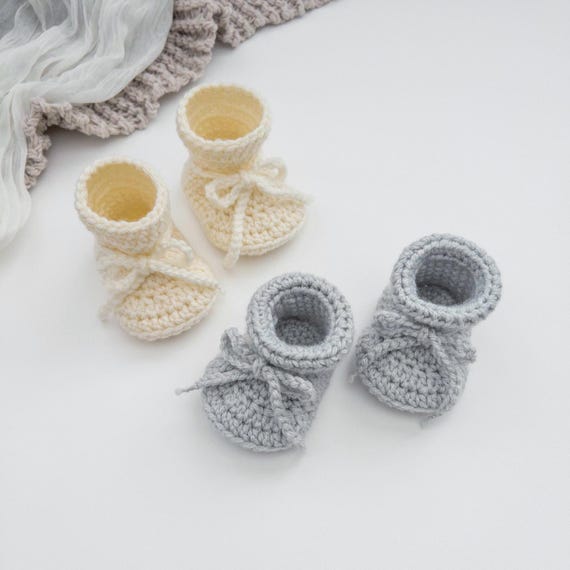 Crochet Baby Booties, Gender Neutral Boots, Winter Baby Shoes, Neutral Baby Slippers, Unisex Baby Shoes, Handmade Infant Booties, Moccasins