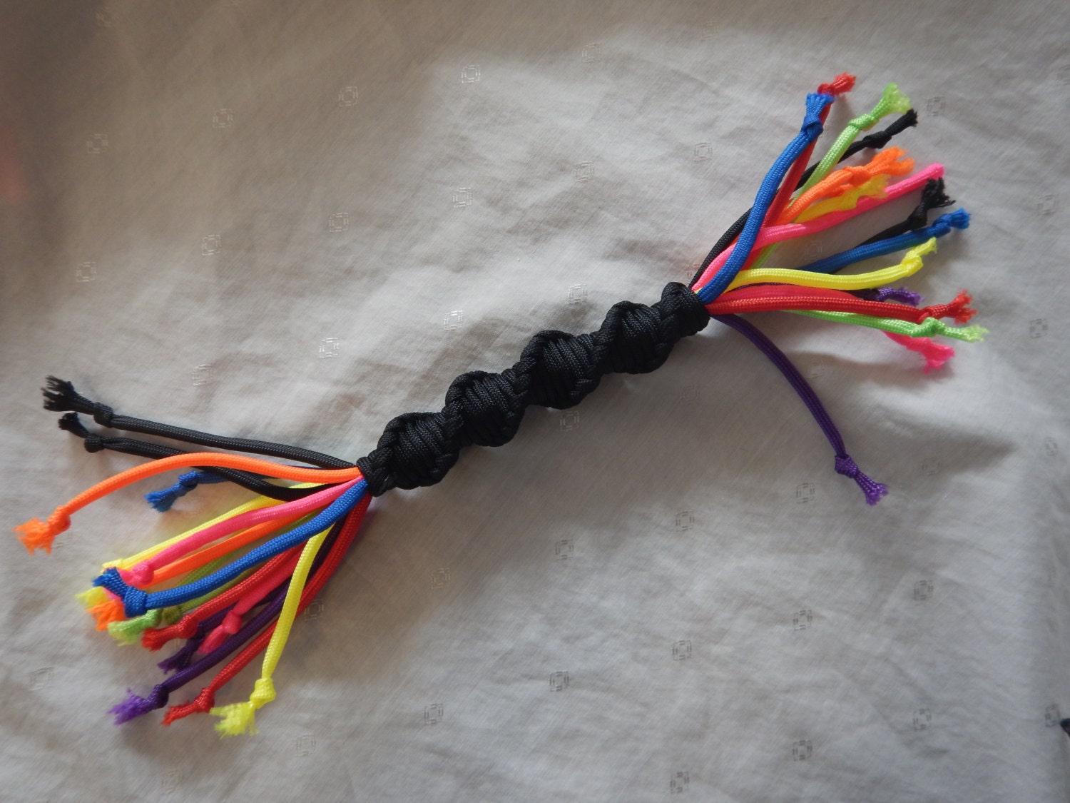 paracord cat toy