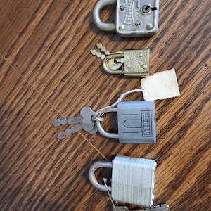 Set of 4 Vintage Padlocks and keys