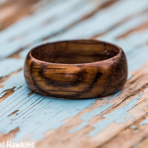 Houten ring Tennessee Whiskey: trouwring teruggewonnen eiken