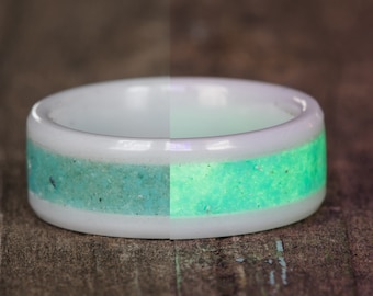 Turquoise Glow White Ceramic Ring