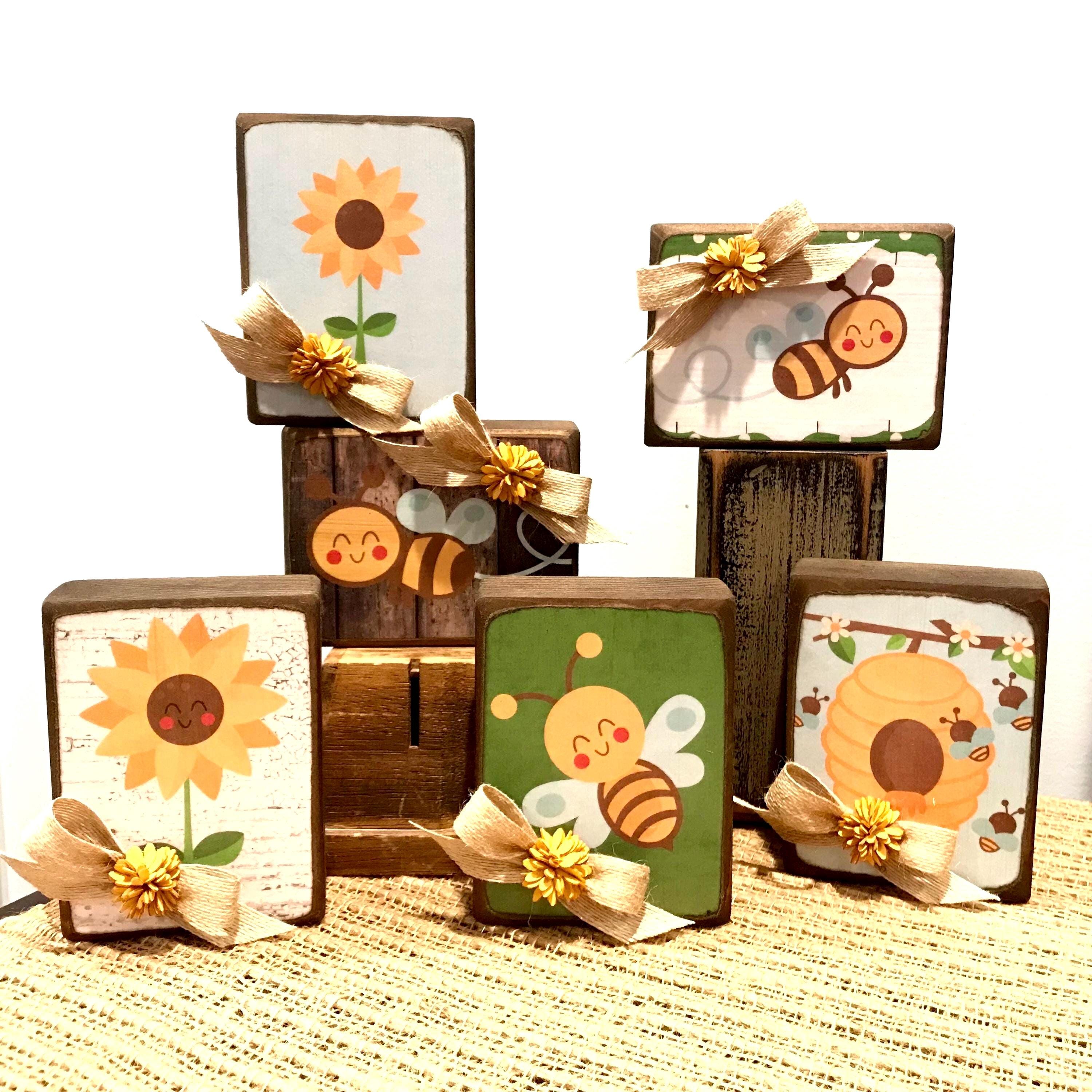 Spring wood decor. Bumblebee decor. Spring bee sign. Wooden bee sign. Spring tiered tray. Bee decor. Spring wood bee decor. Summer decor.