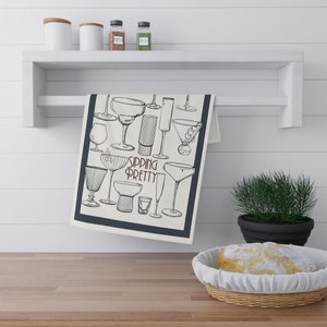 Theedoek, theedoek, martiniglazen, barkar accessoire, handgetekende illustratie, vintage glazen