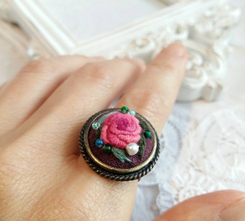 Hand Stitched Vintage Floral Ring, Hand Embroidered Floral Ring, Adjustable Flower Ring, Handmade Jewellery, Embroidered Round Ring image 2