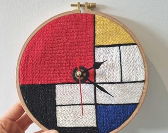 刺繍枠時計、手刺繍時計、花柄壁掛け時計、室内装飾、花好きの方への