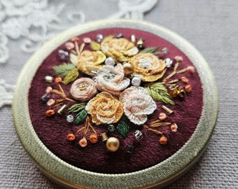 刺繍枠時計、手刺繍時計、花柄壁掛け時計、室内装飾、花好きの方への