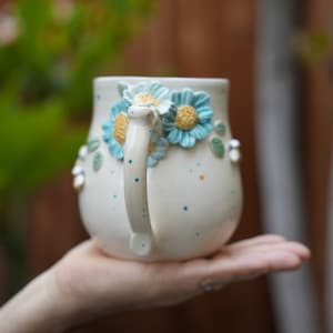 Preorder Golden Bees and Daisies Mug / Handmade Bee Mug / Pastel Daisy Mug
