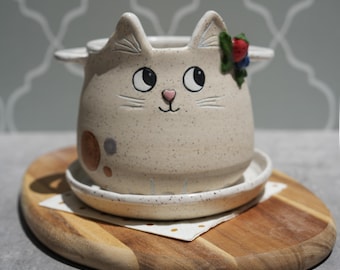 Speckled White Cat Ceramic Berry Bowl With Drip Tray: Handmade Stoneware Colander