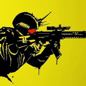 Könnte beinhalten: Schwarzer Aufkleber eines Soldaten, der mit einem Gewehr zielt, auf einer gelb gestrichenen Wand. Der Aufkleber ist Teil eines Wanddekor-Sets, das eine Zielscheibe, einen Soldaten und eine Gasmaske enthält.